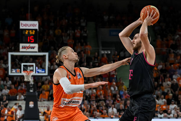 一穿六的传 一穿六的传