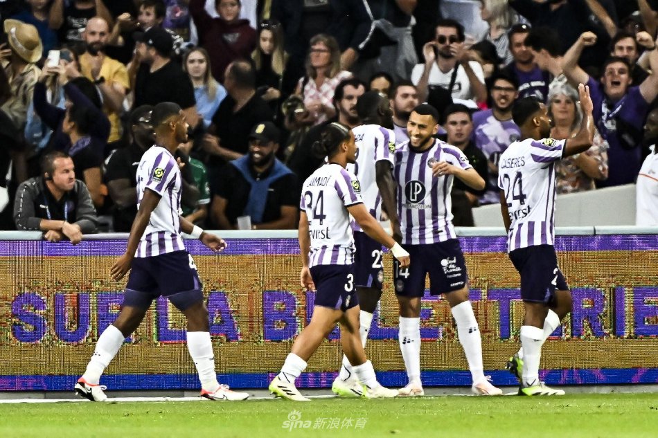 里被走廊的 里被走廊的